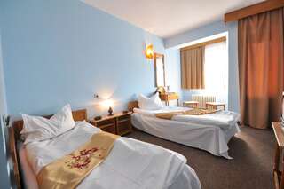 Отель Hotel Dobrogea Констанца Двухместный номер с 2 отдельными кроватями-1